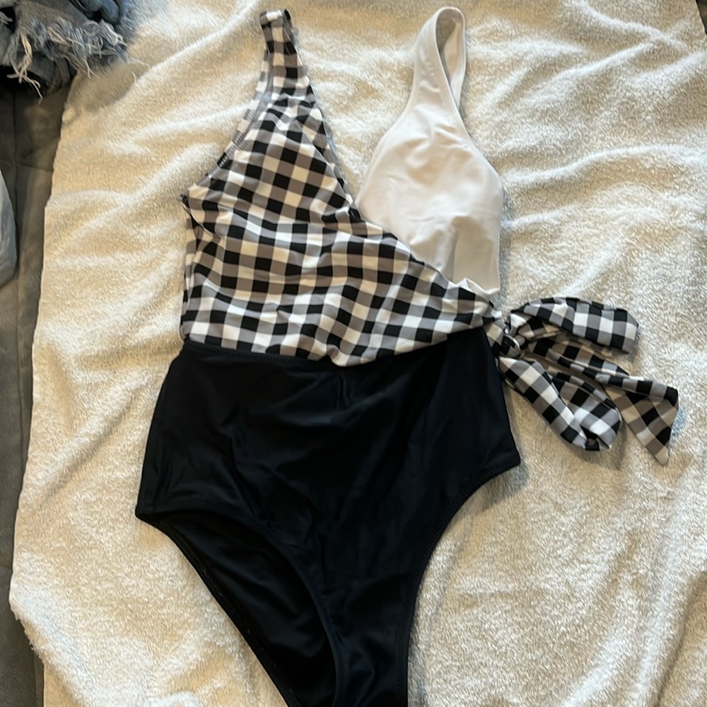 One piece Swimsuit with bow on the side